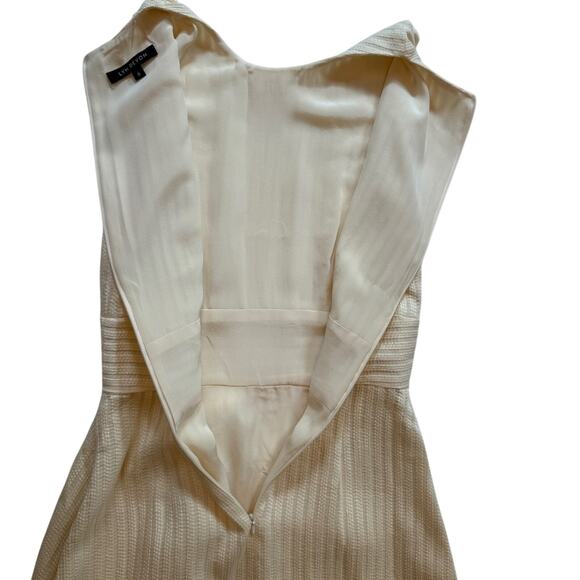 Lyn Devon Gazelle Off-White Sleeveless Inverted Pleat Texture Dress Size 8 - Picture 13 of 16